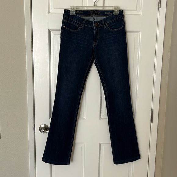 DL1961 Cindy Slim Bootcut Jeans - Picture 1 of 3